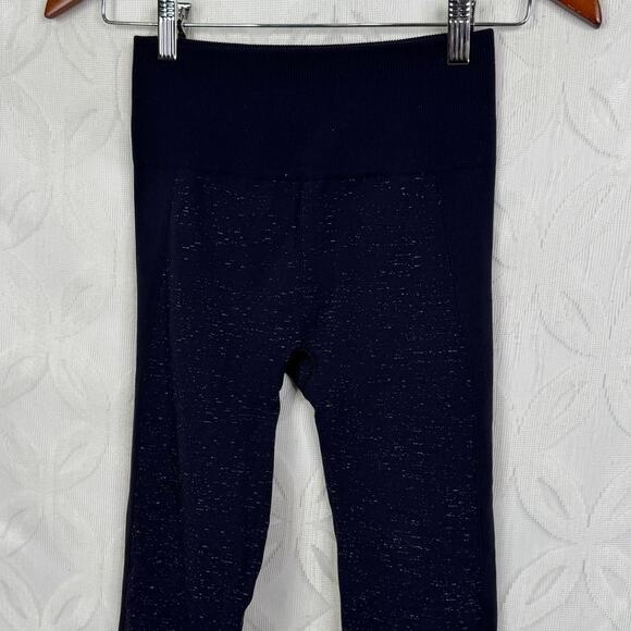 Lululemon Free To Flow 7/8 Tight Blue Tied White Legging Size 2 - Picture 10 of 10